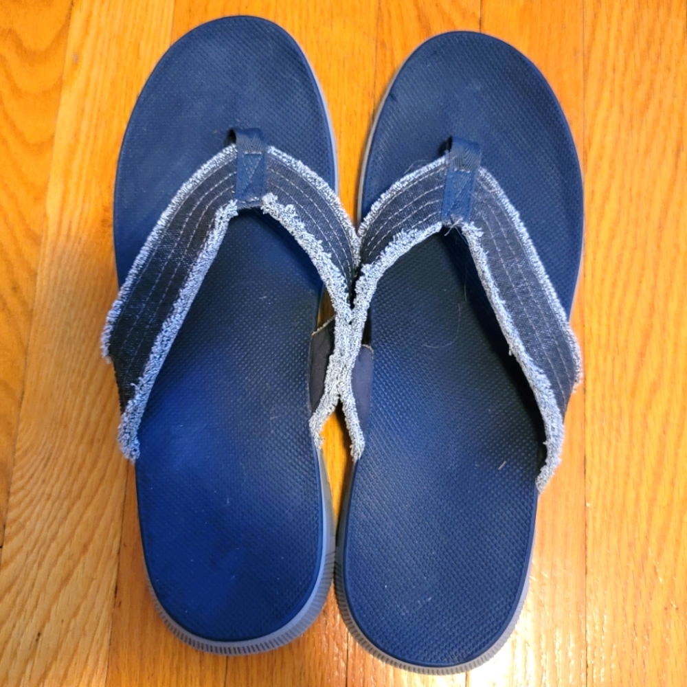 Men's blue flip flops